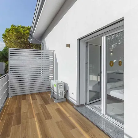 Appartement With Pool In 54749