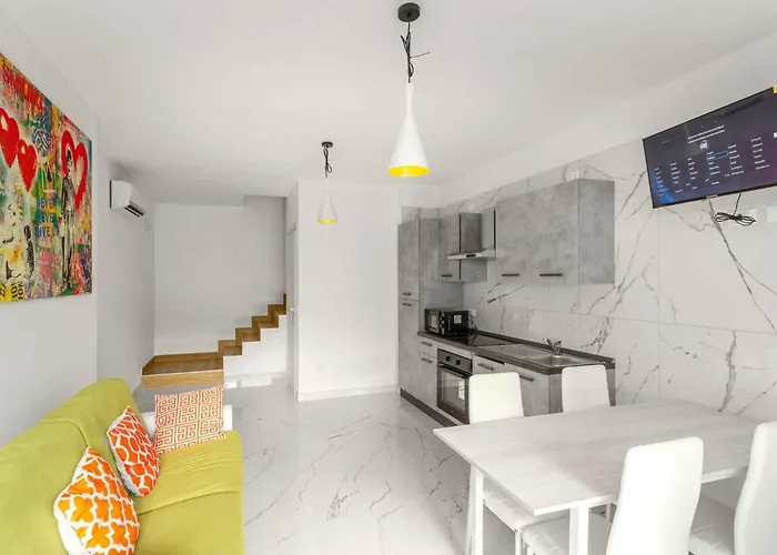 With Pool In 54749 Apartment *