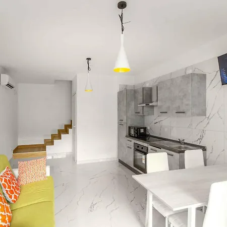 With Pool In 54749 Apartment *